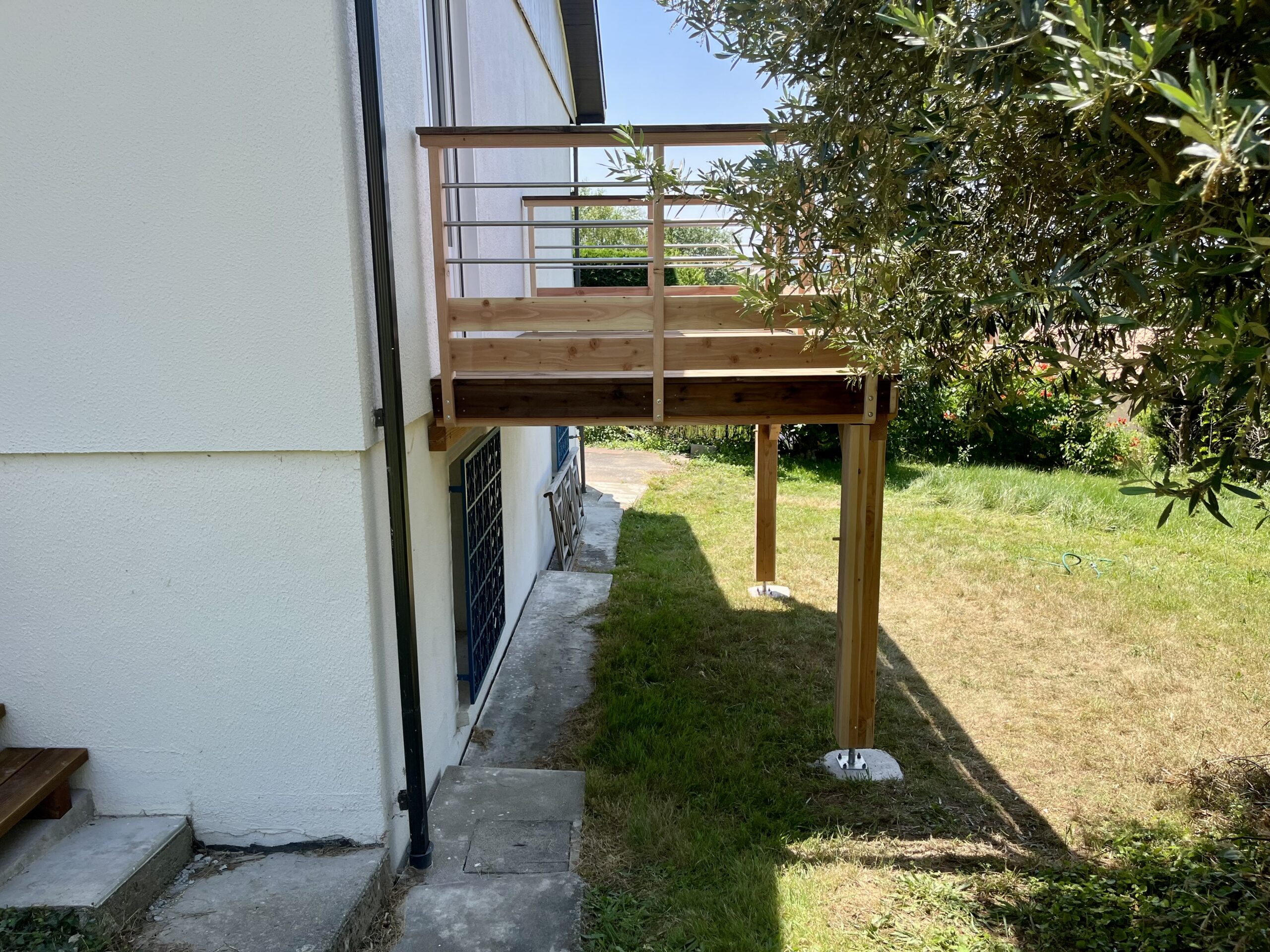 Terrasse sur pilotis Pin